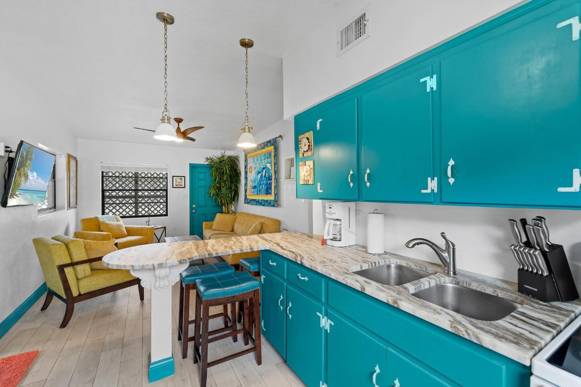 קוקו ביץ' Uptown Cottage - Walk To The Beach And Restaurants מראה חיצוני תמונה
